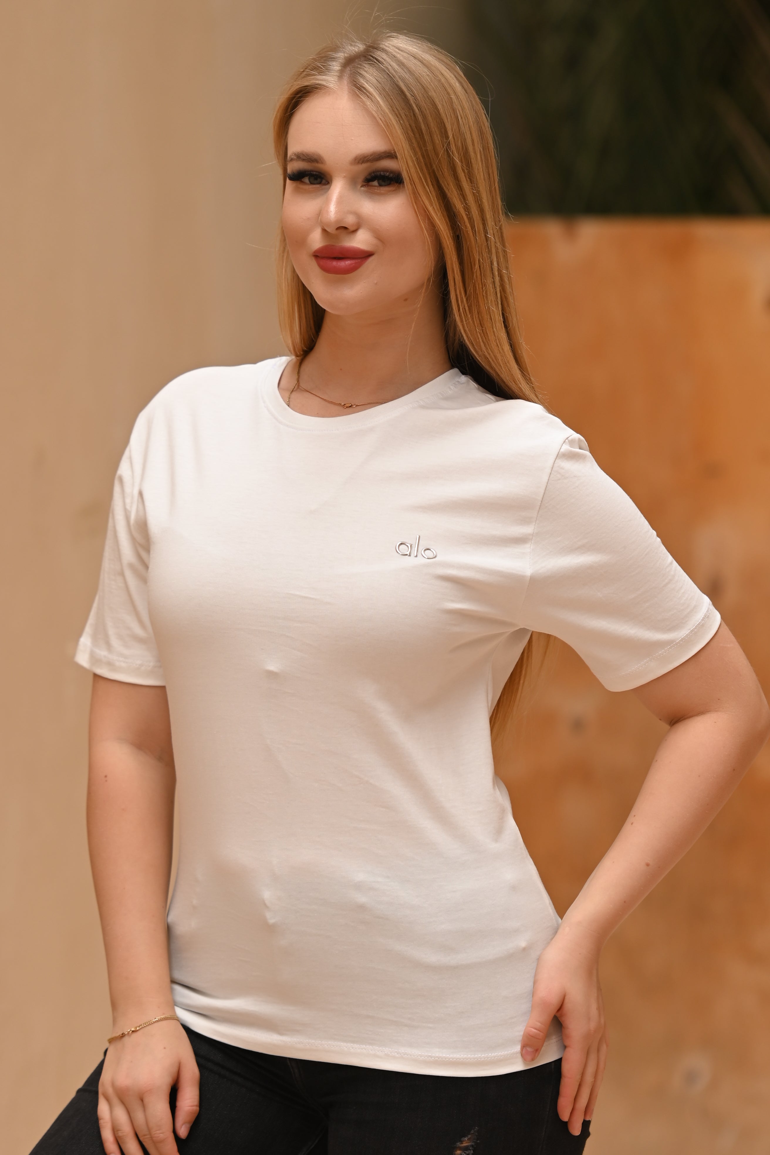 Alo Yoga Micro Metal Logo T-Shirt