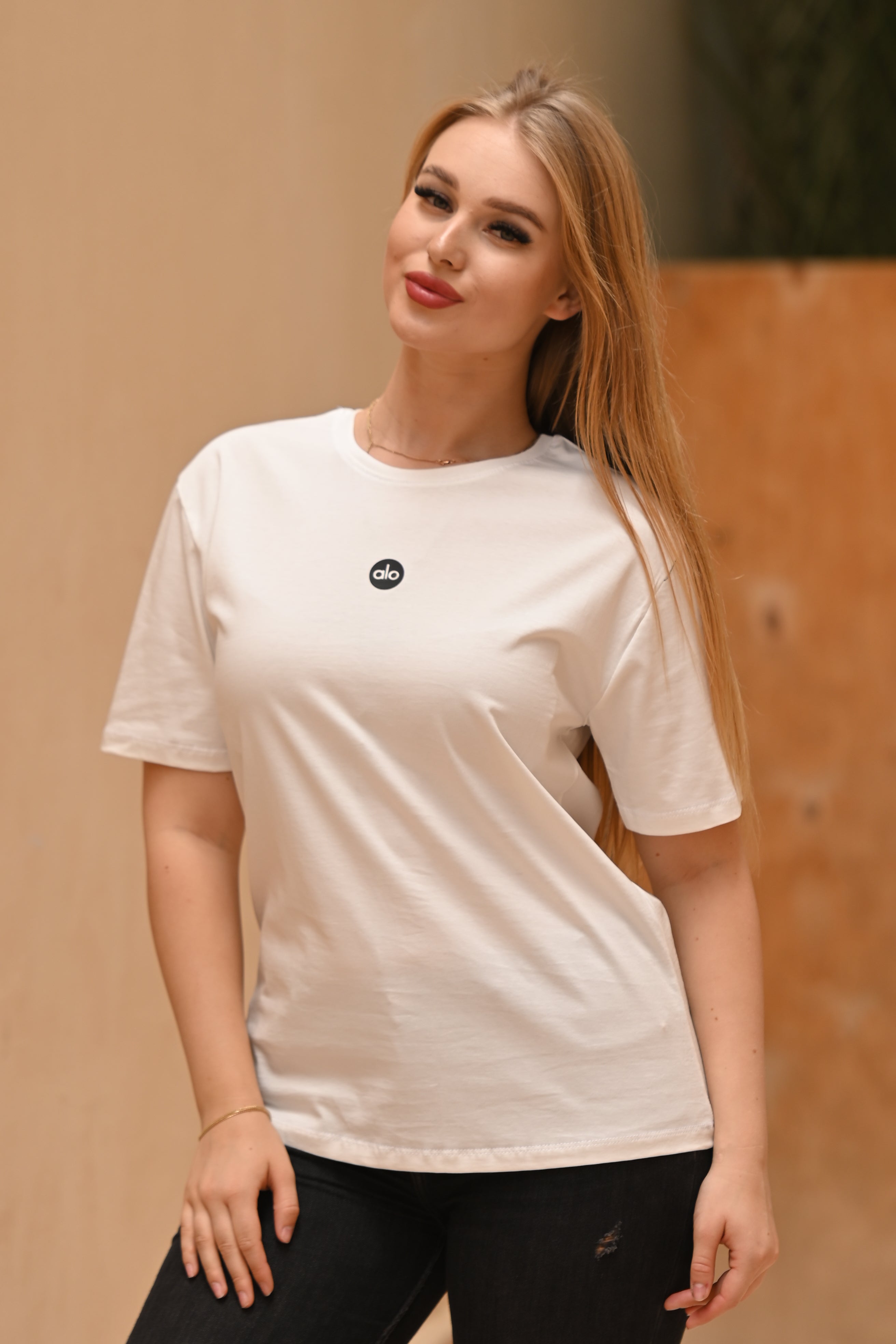 HeShe Basic White T-shirt