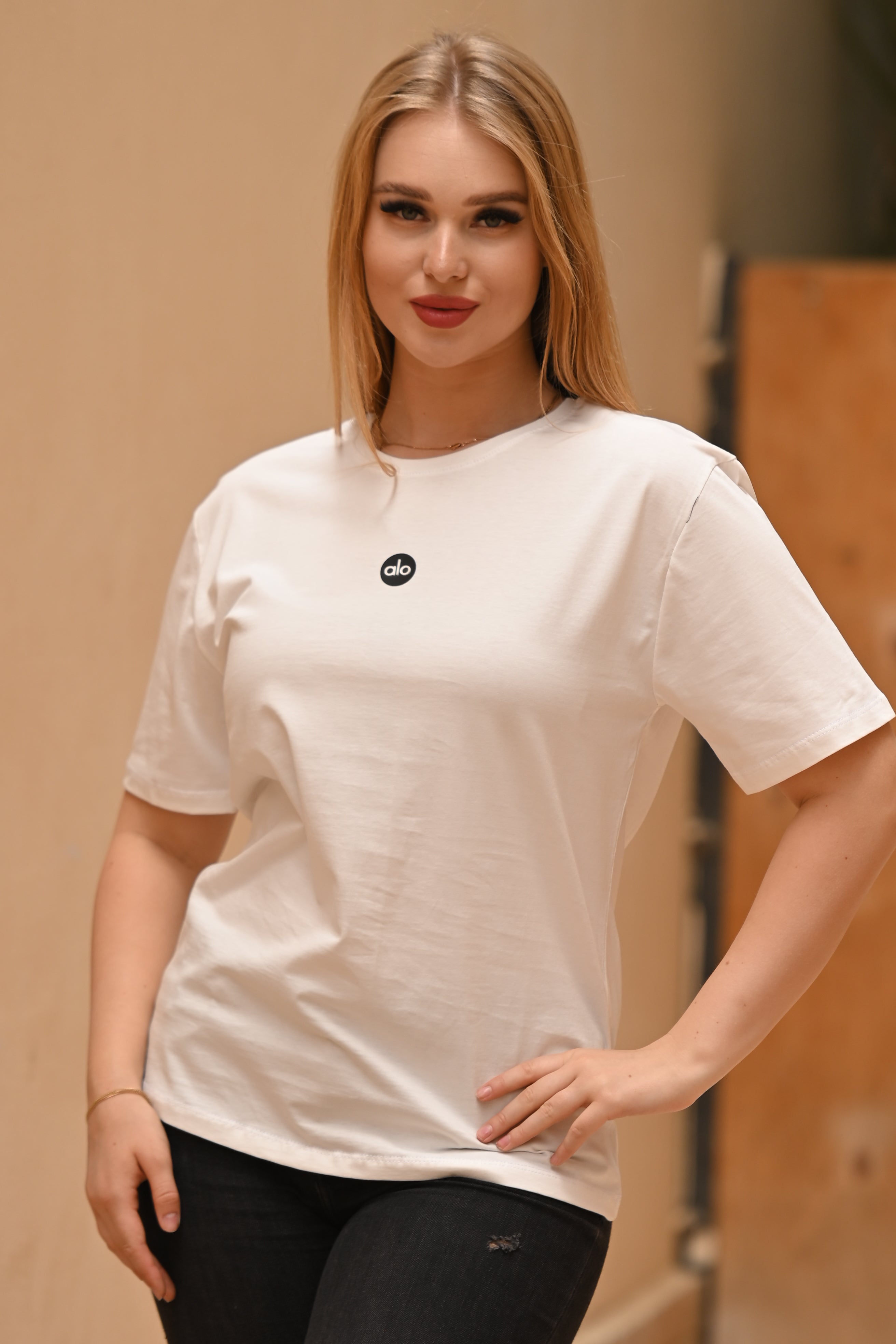 HeShe Basic White T-shirt
