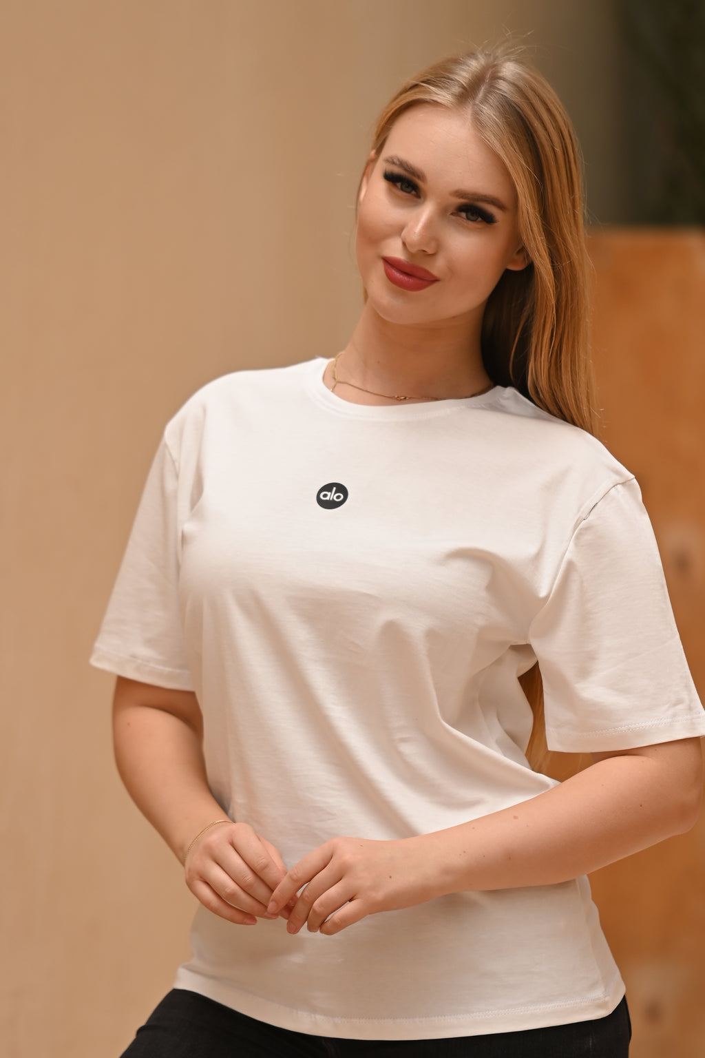 HeShe Basic White T-shirt