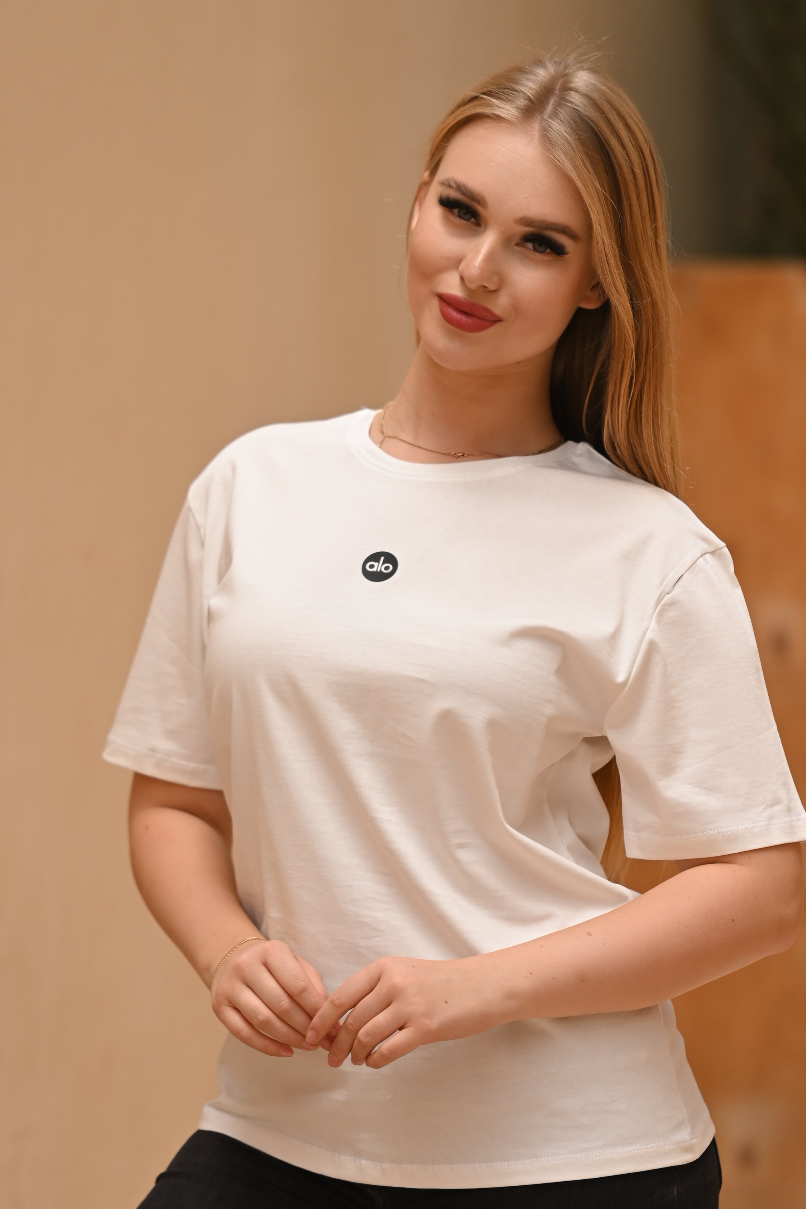 HeShe Basic White T-shirt
