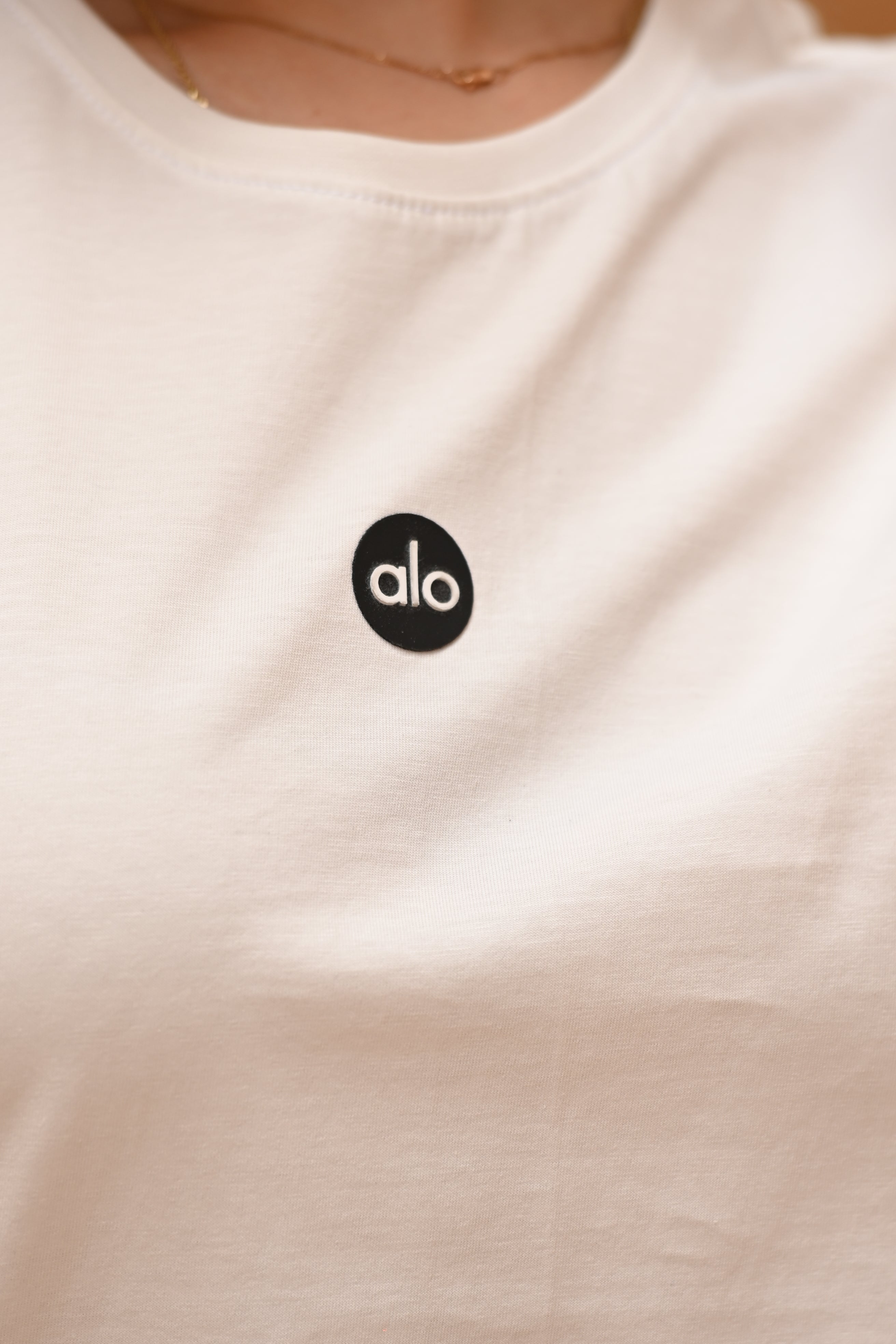 HeShe Basic White T-shirt