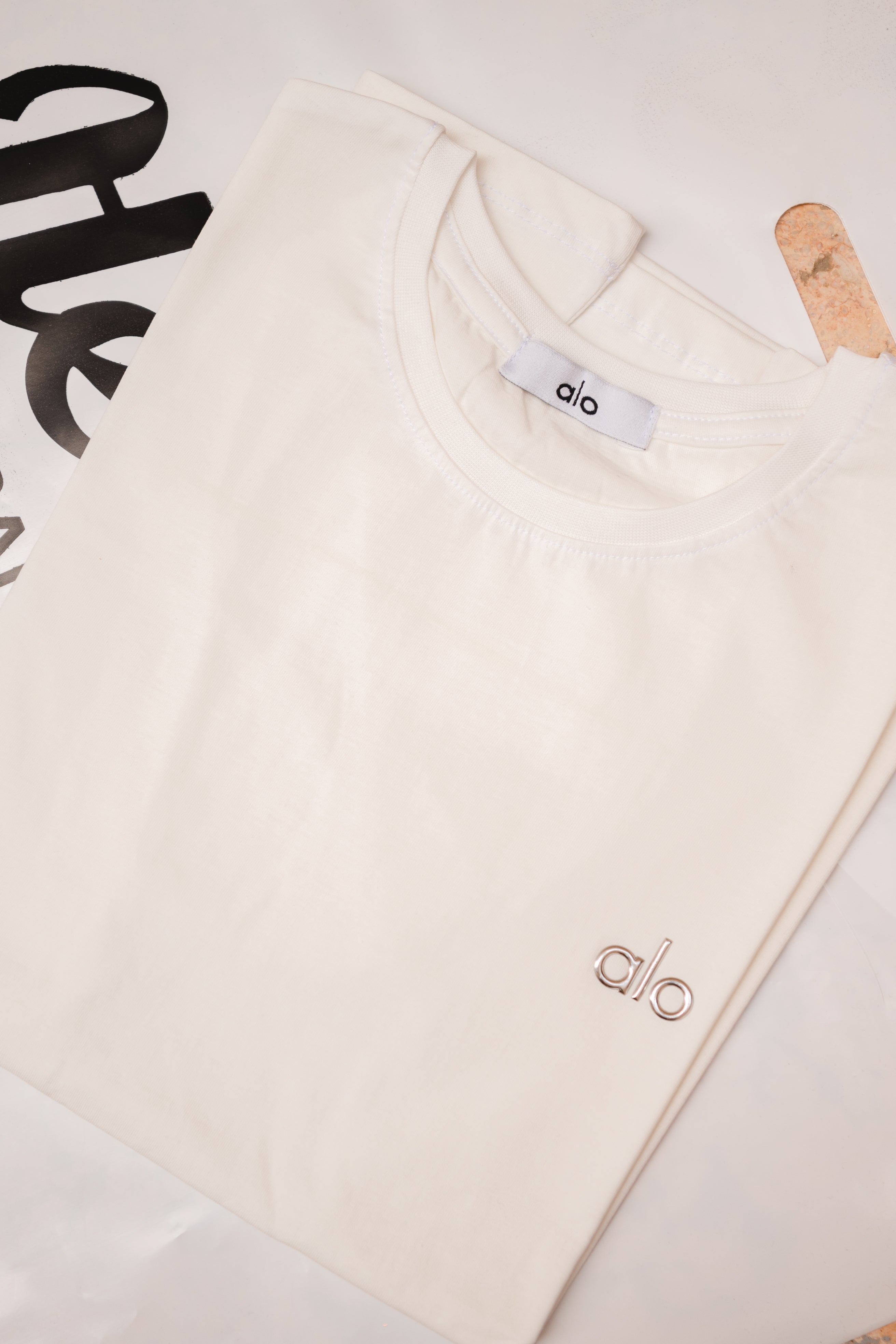Alo Yoga Micro Metal Logo T-Shirt