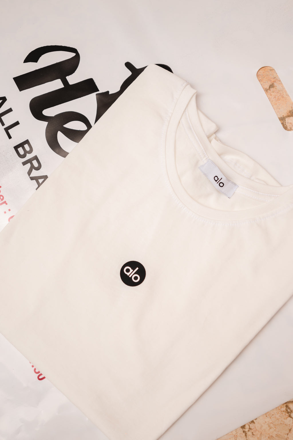 HeShe Basic White T-shirt