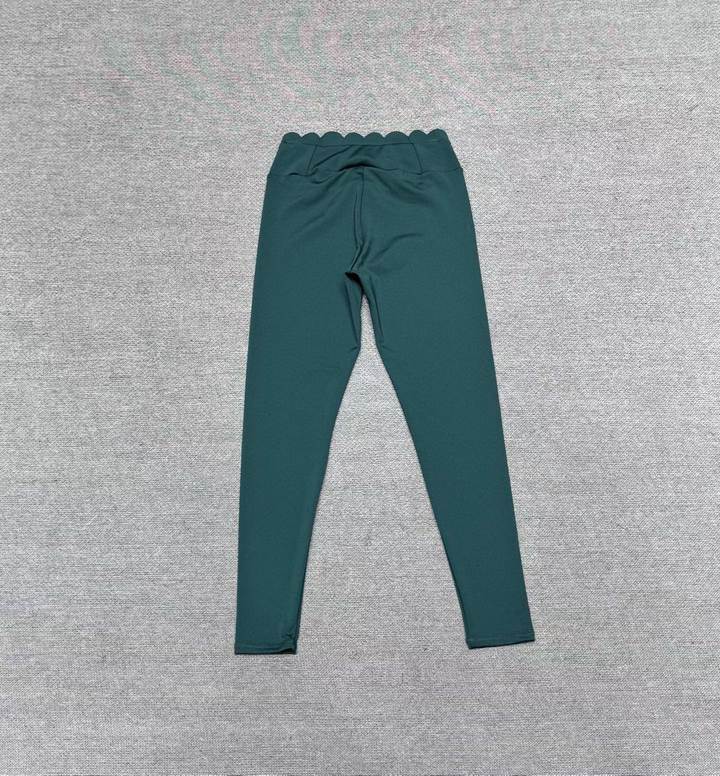 Scallop Edge Activewear Set