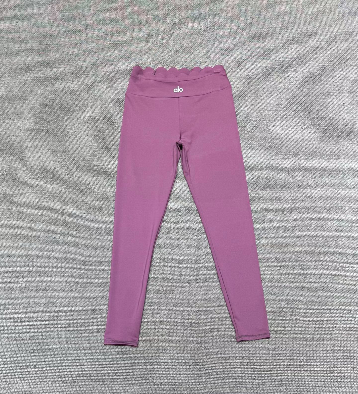 Scallop Edge Yoga Set