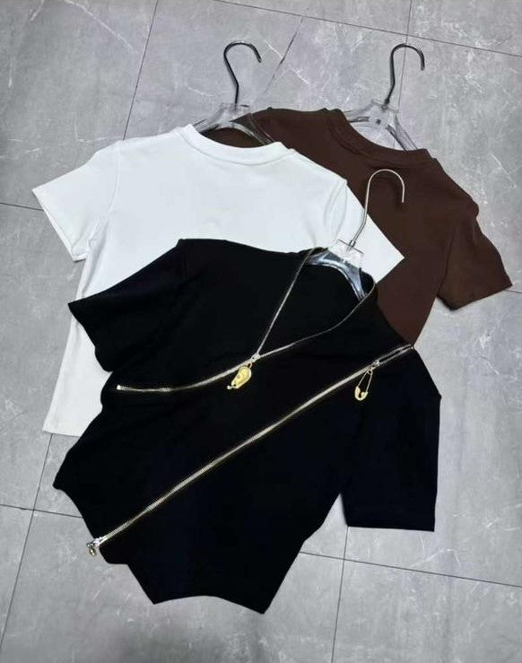 Diagonal Zipper T-shirt